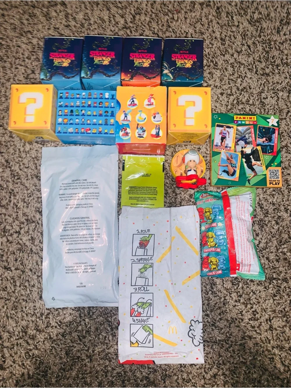McDonald's Unopened Grinch Meal Holiday Salt and Socks+ Bunch Of Mcdonald’s Toys